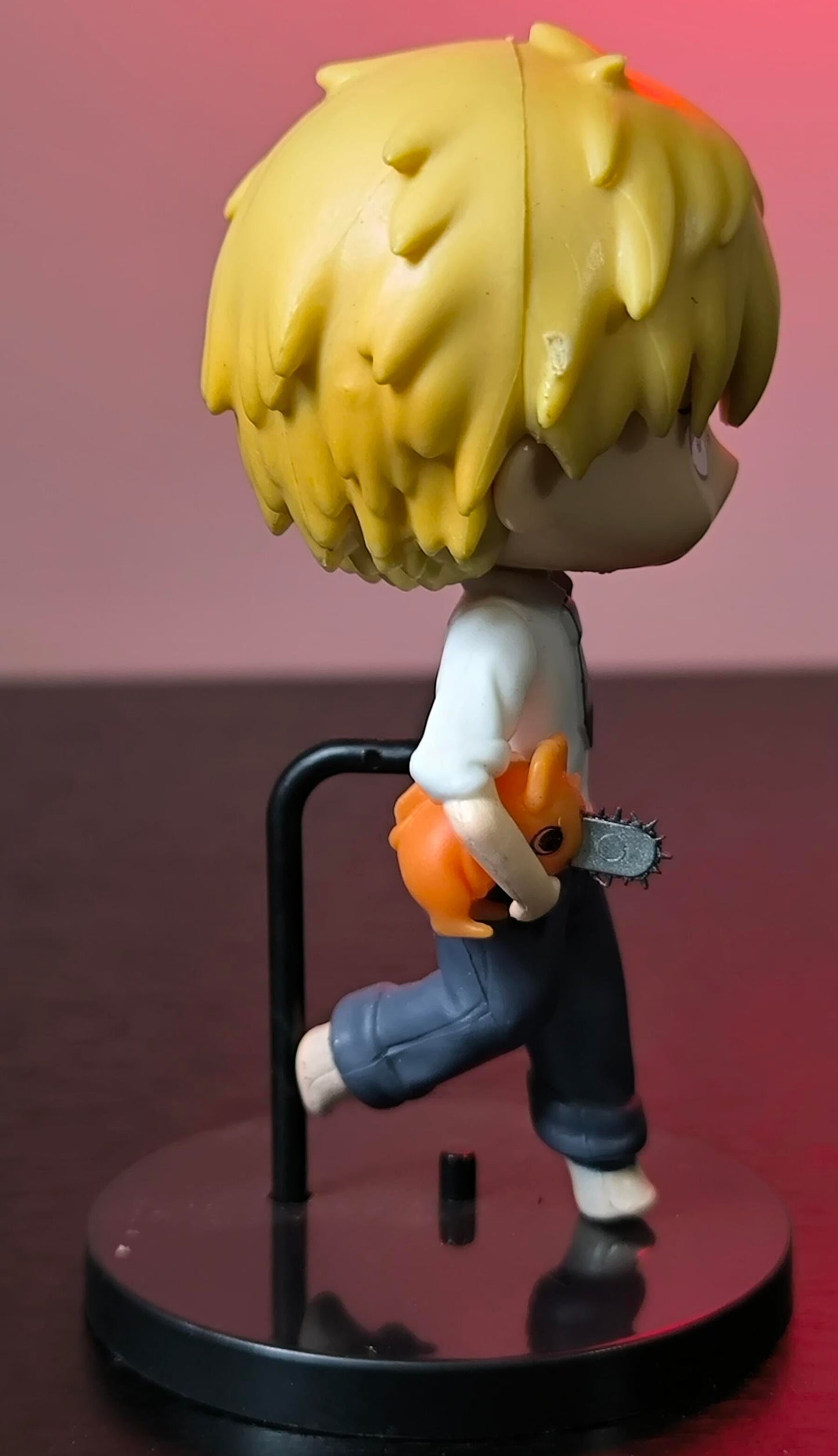 Figura Chainsawman Chibi Denji con Pochita