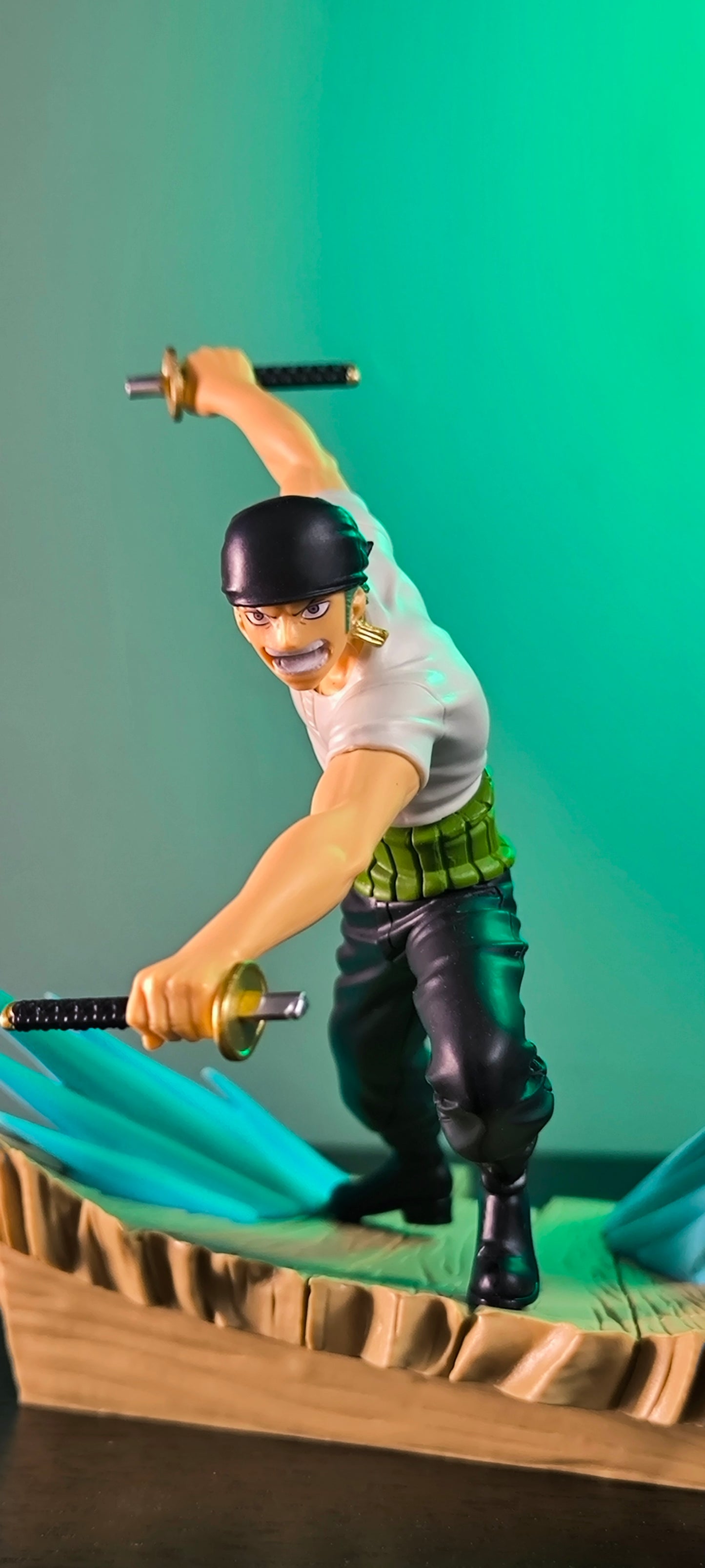 Figura One Piece Senkou Zekkei RORONOA ZORO VS DRACULE.MIHAWK -Arco del Baratie