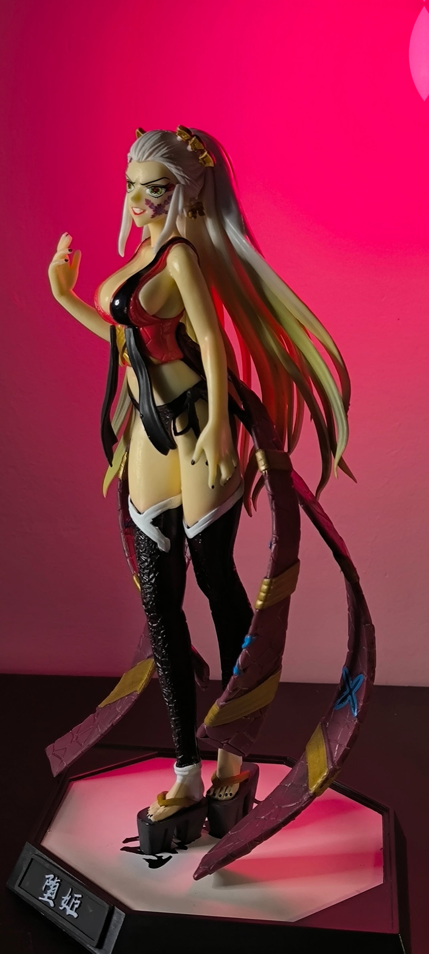 Figura Demon Slayer -Daki- Kimetsu no yaiba