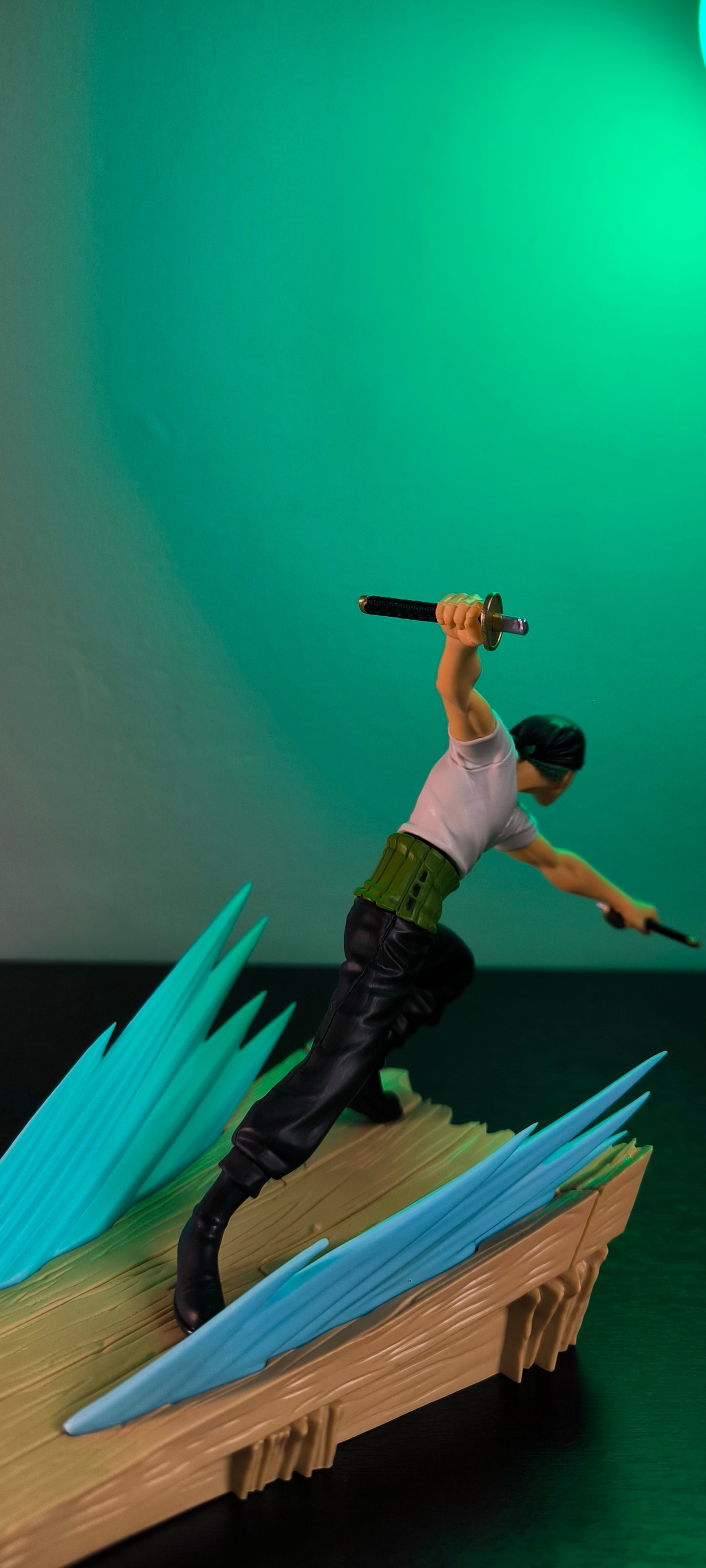 Figura One Piece Senkou Zekkei RORONOA ZORO VS DRACULE.MIHAWK -Arco del Baratie